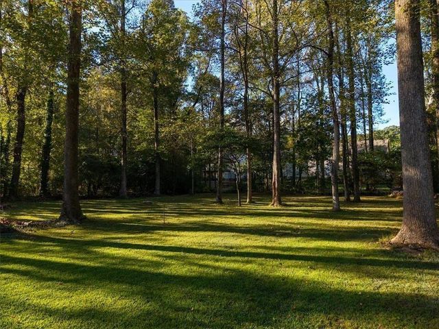 2001 Hemlock Trail SW, Snellville, GA 30078