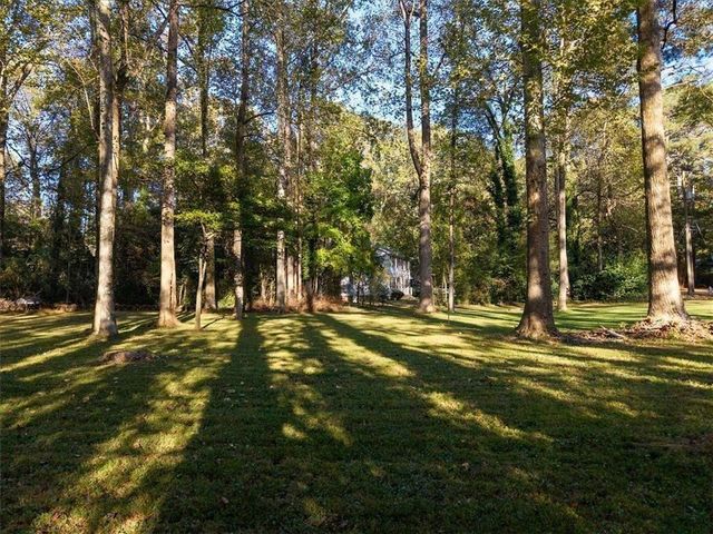 2001 Hemlock Trail SW, Snellville, GA 30078