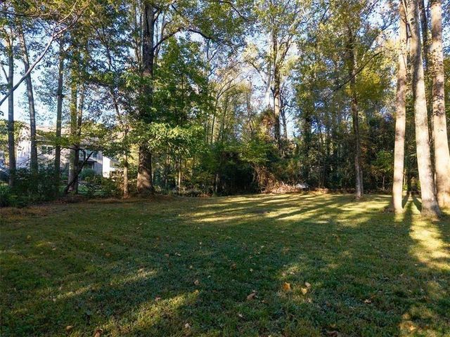 2001 Hemlock Trail SW, Snellville, GA 30078