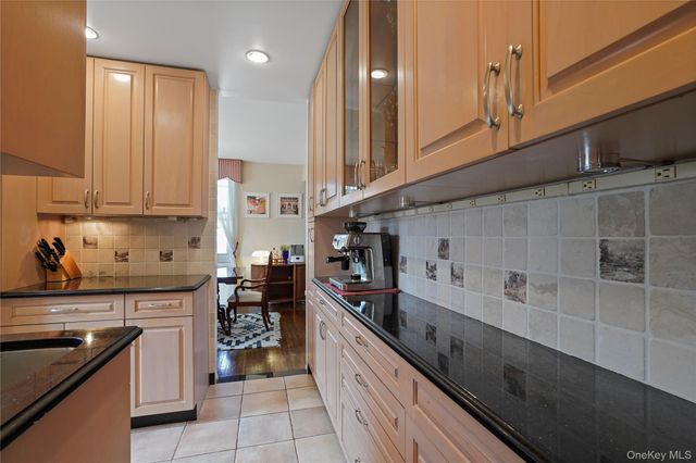 101 Old Mamaroneck Road 2A7, White Plains, NY 10605