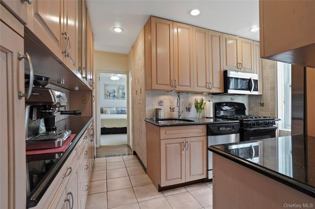 101 Old Mamaroneck Road 2A7, White Plains, NY 10605