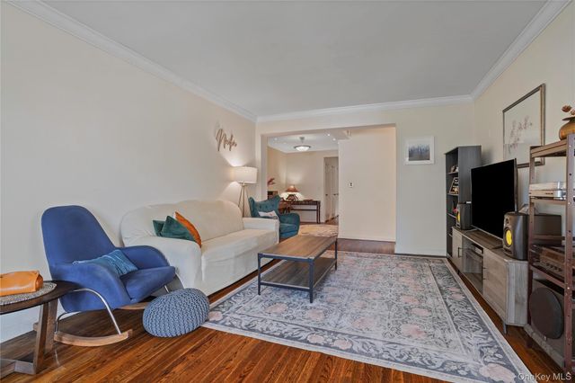 101 Old Mamaroneck Road 2A7, White Plains, NY 10605