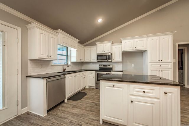 24 Remington Lane, Ward, AR 72176