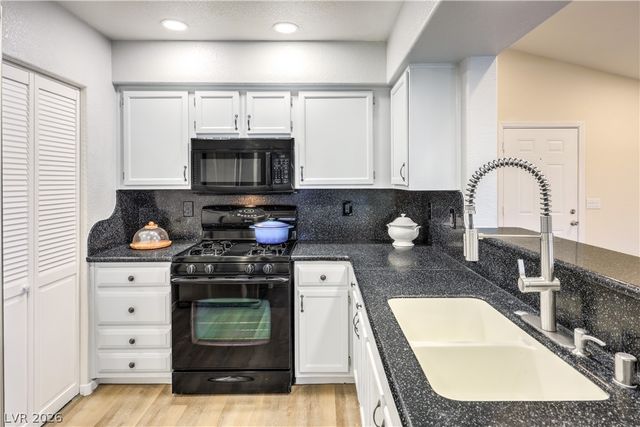 7950 West Flamingo Road 2185, Las Vegas, NV 89147