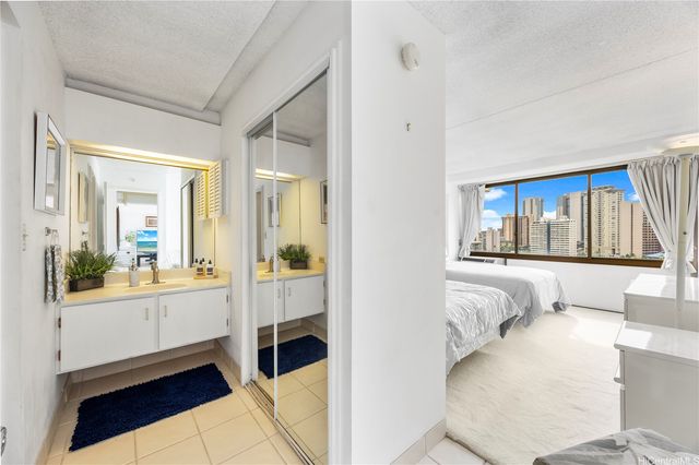 2333 Kapiolani Boulevard 1317, Honolulu, HI 96826