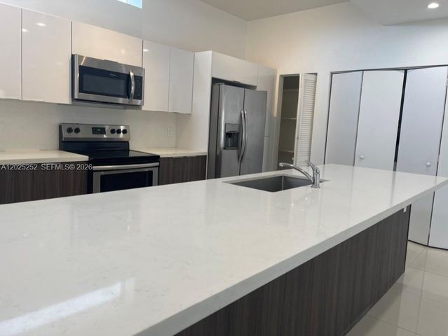 1813 Madison St 3, Hollywood, FL 33020