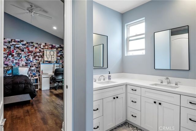 1136 5th Street, Manhattan Beach, CA 90266