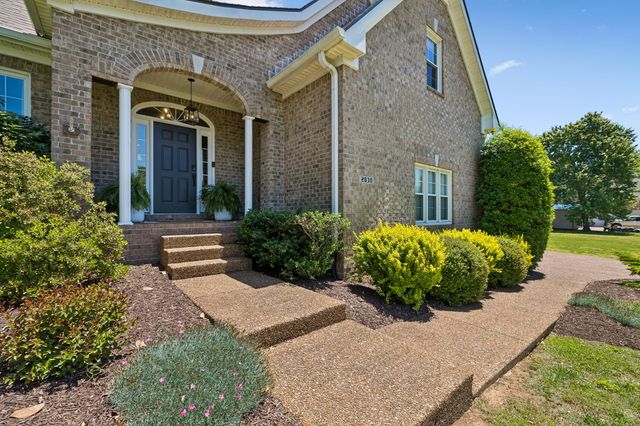 2830 Stacey St, Thompsons Station, TN 37179
