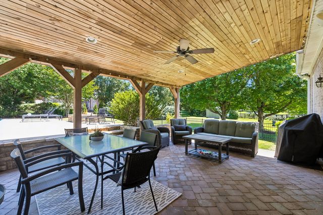 2830 Stacey St, Thompsons Station, TN 37179