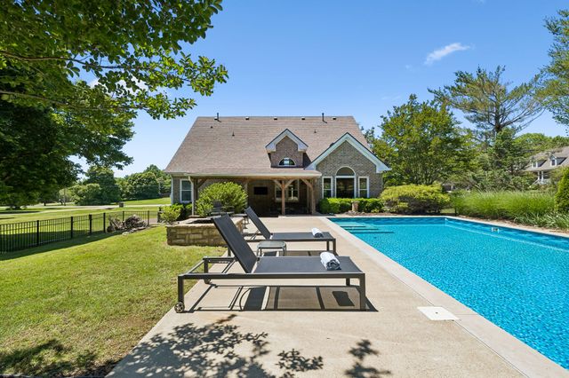 2830 Stacey St, Thompsons Station, TN 37179