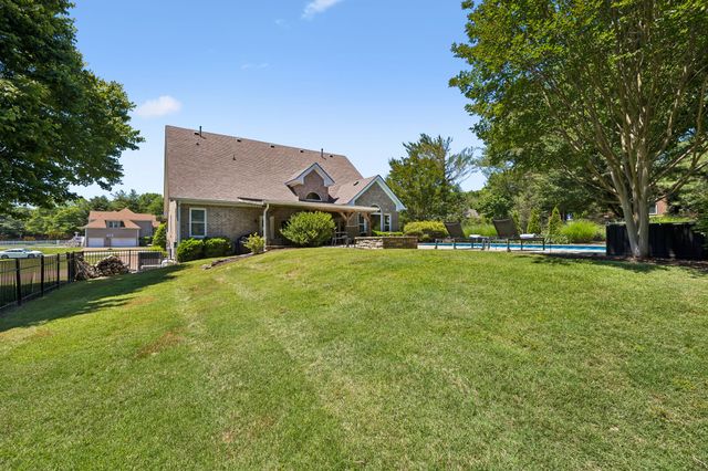 2830 Stacey St, Thompsons Station, TN 37179