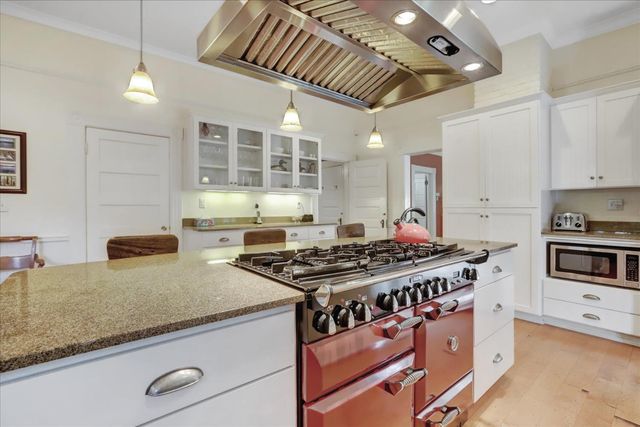 432 S Pine St, Nevada City, CA 95959