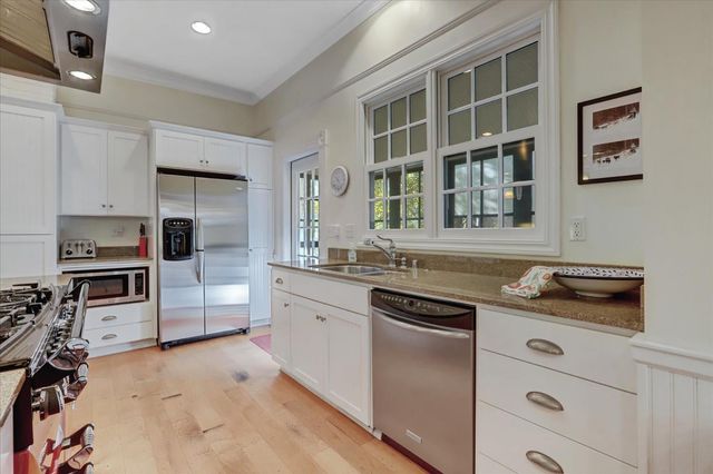 432 S Pine St, Nevada City, CA 95959