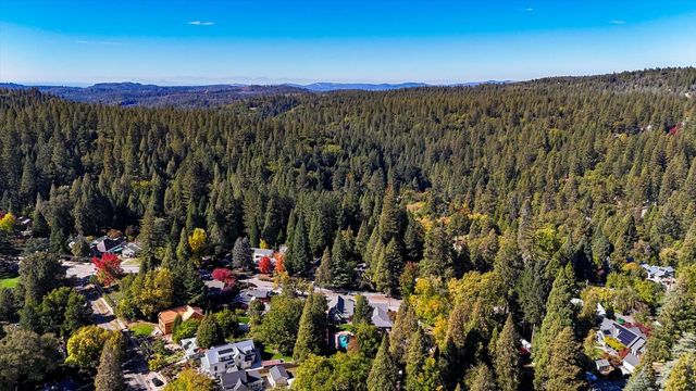 432 S Pine St, Nevada City, CA 95959