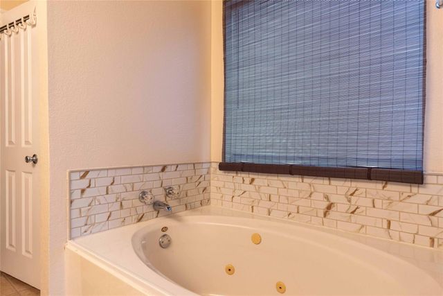 1006 Savanna LN, Cedar Park, TX 78613