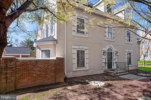 3 GOVERNORS LN, Princeton, NJ 08540