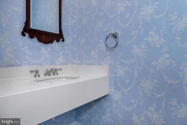 3 GOVERNORS LN, Princeton, NJ 08540