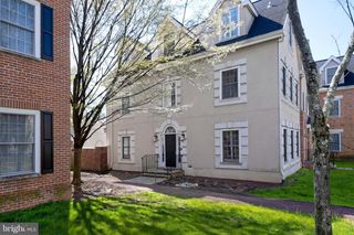 3 GOVERNORS LN, Princeton, NJ 08540