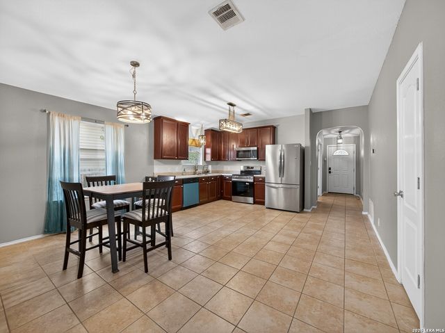 211 Starling Creek, New Braunfels, TX 78130