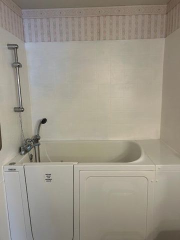 2700 Stonegate Drive Sw 21, City Of Wyoming, MI 49519