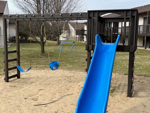 2700 Stonegate Drive Sw 21, City Of Wyoming, MI 49519