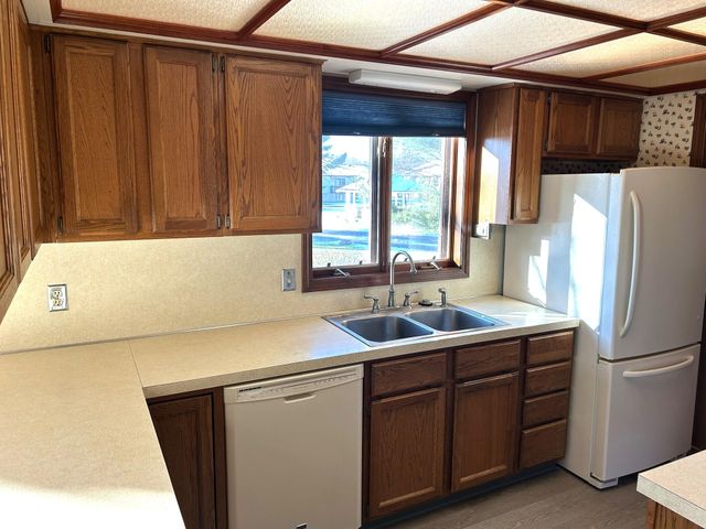 2700 Stonegate Drive Sw 21, City Of Wyoming, MI 49519