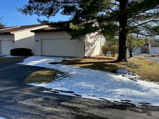 2700 Stonegate Drive Sw 21, City Of Wyoming, MI 49519