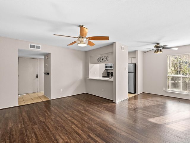18519 Egret Bay Boulevard 1802, Webster, TX 77058