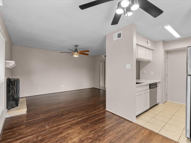 18519 Egret Bay Boulevard 1802, Webster, TX 77058