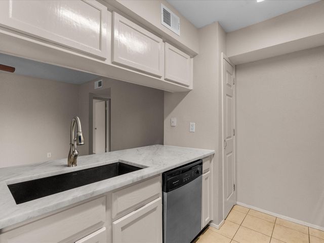 18519 Egret Bay Boulevard 1802, Webster, TX 77058