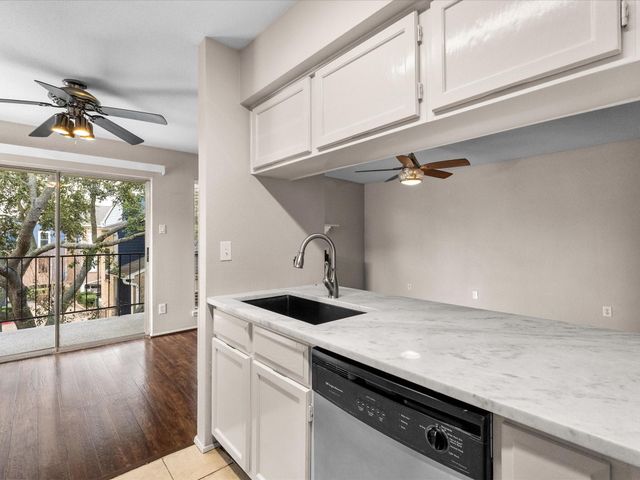 18519 Egret Bay Boulevard 1802, Webster, TX 77058