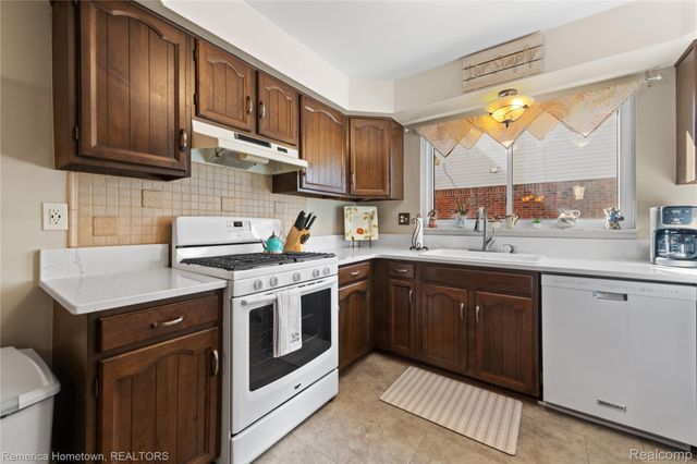 46490 Bartlett Drive, Canton Charter Township, MI 48187