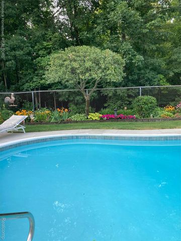 46490 Bartlett Drive, Canton Charter Township, MI 48187