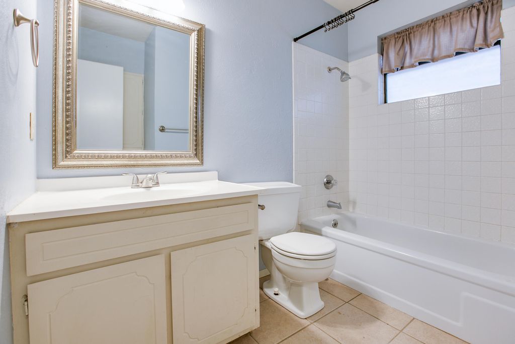 Image 19 of property listing at 3829 Sandstone Road, San Angelo, TX 76904