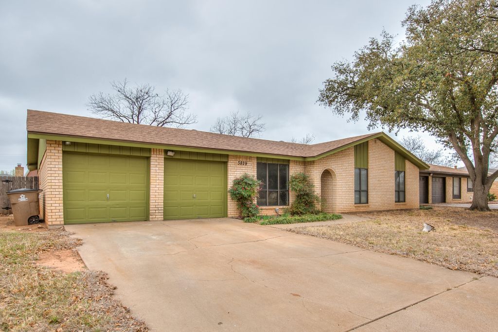 Image 3 of property listing at 3829 Sandstone Road, San Angelo, TX 76904