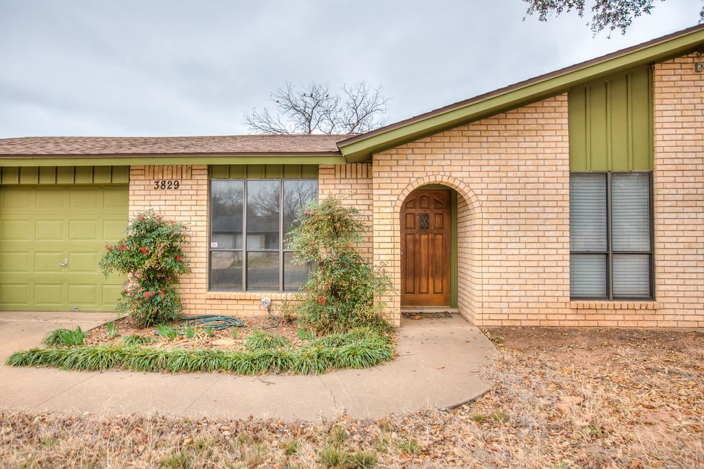 Image 4 of property listing at 3829 Sandstone Road, San Angelo, TX 76904