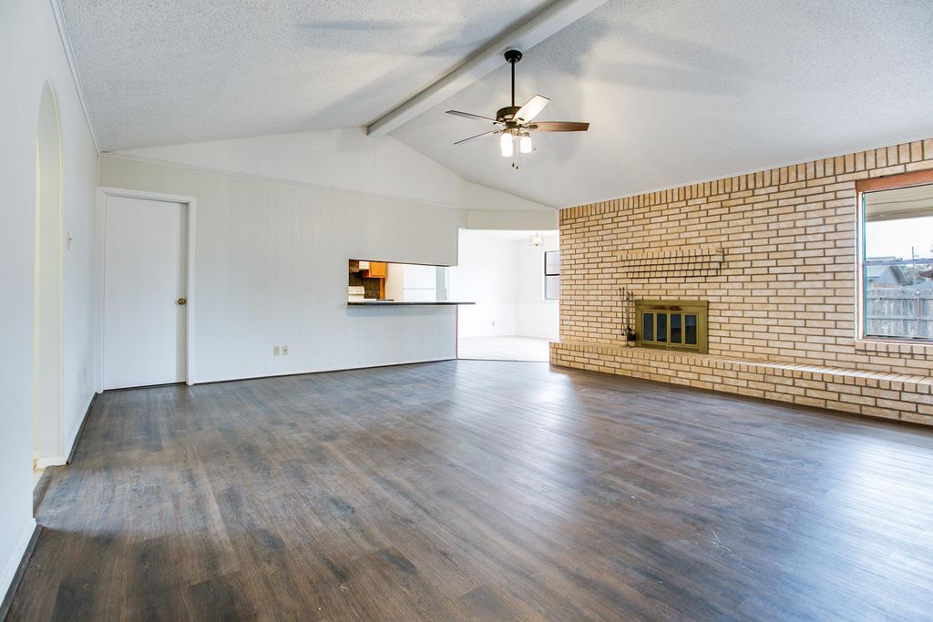 Image 8 of property listing at 3829 Sandstone Road, San Angelo, TX 76904