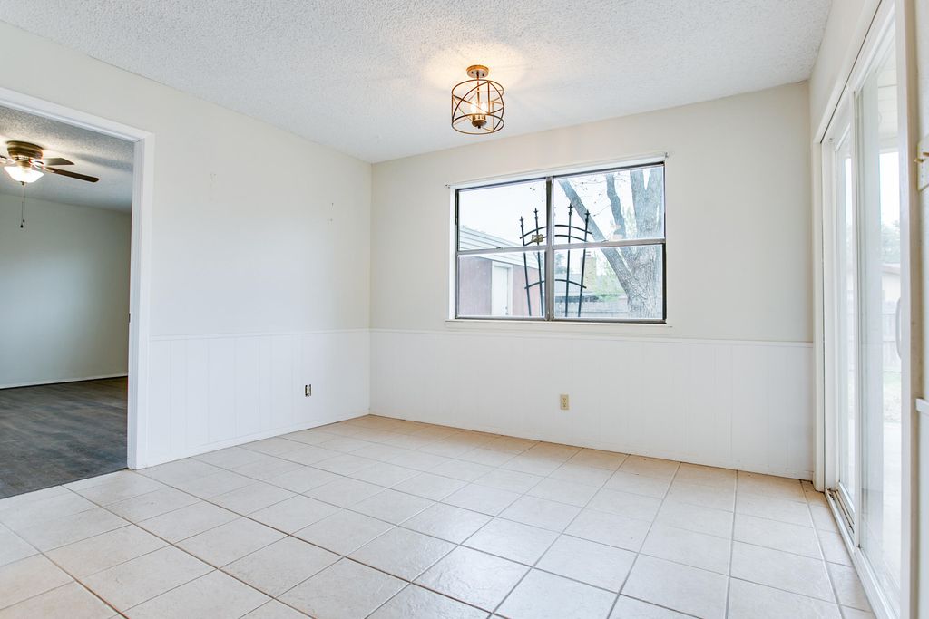 Image 9 of property listing at 3829 Sandstone Road, San Angelo, TX 76904