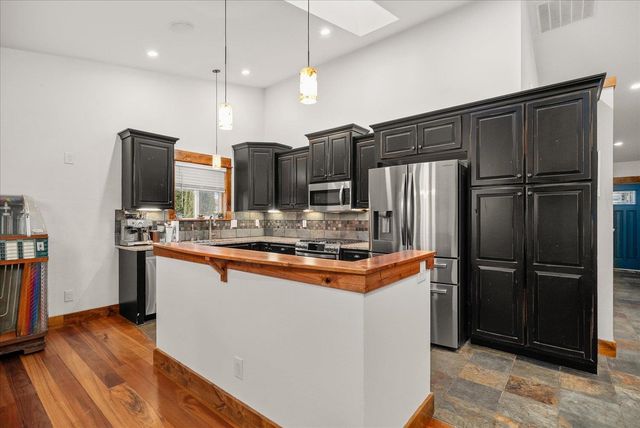 103 Crestview Dr, Colville, WA 99114