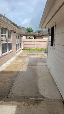 3902 Breaux Bridge Lane, Sugar Land, TX 77479