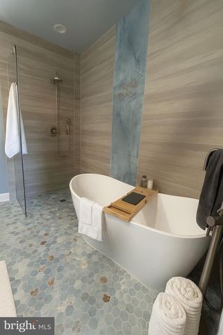 12221 SEAFORD CT, Woodbridge, VA 22192