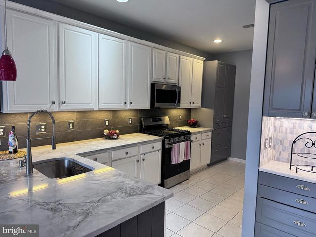 12221 SEAFORD CT, Woodbridge, VA 22192