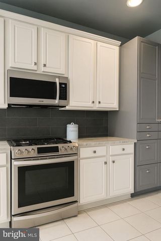 12221 SEAFORD CT, Woodbridge, VA 22192