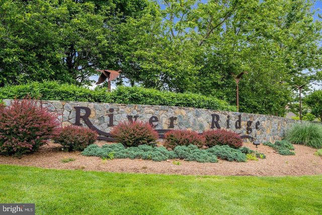 12221 SEAFORD CT, Woodbridge, VA 22192