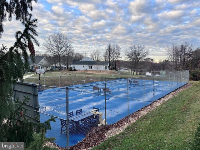 12221 SEAFORD CT, Woodbridge, VA 22192