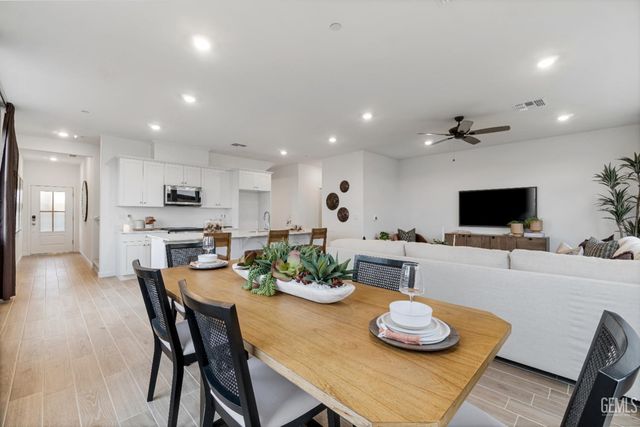 3830 Hickory Village Lane, Shafter, CA 93263