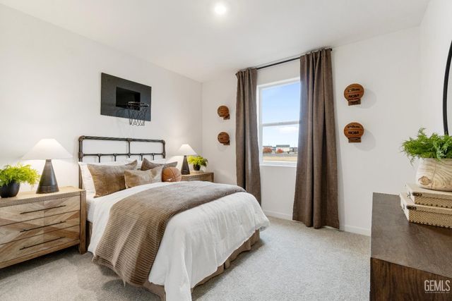 3830 Hickory Village Lane, Shafter, CA 93263