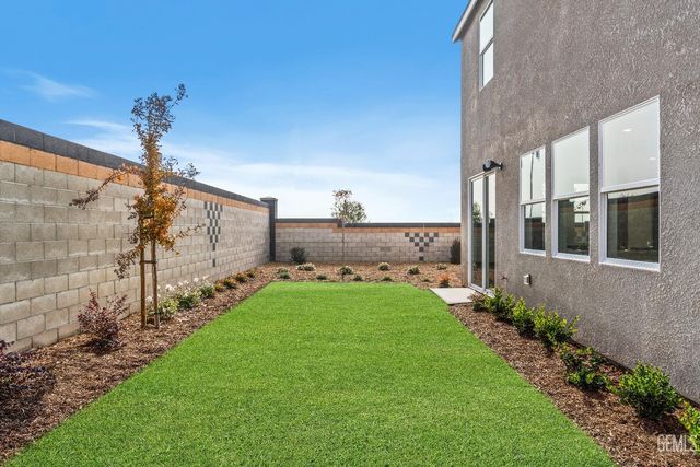 3830 Hickory Village Lane, Shafter, CA 93263