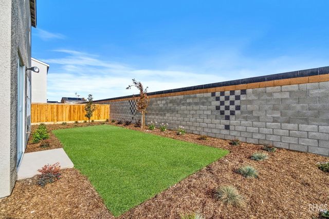 3830 Hickory Village Lane, Shafter, CA 93263