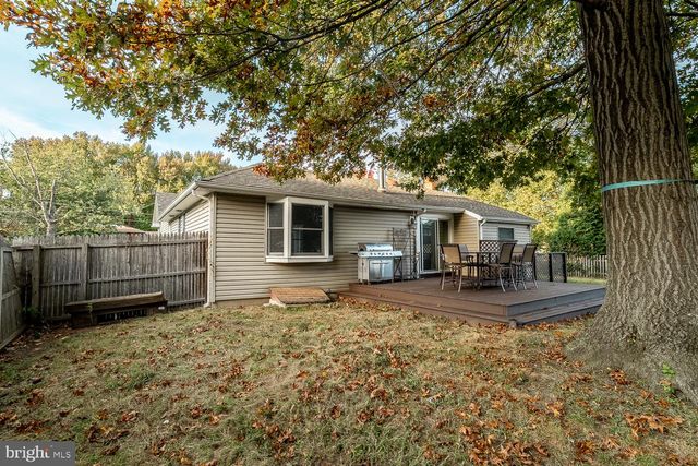 125 SCHOOLHOUSE TER, Mount Laurel, NJ 08054